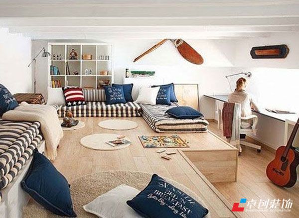 一個(gè)大大的沙發(fā) 一個(gè)簡(jiǎn)潔明快又素雅的客廳就形成了