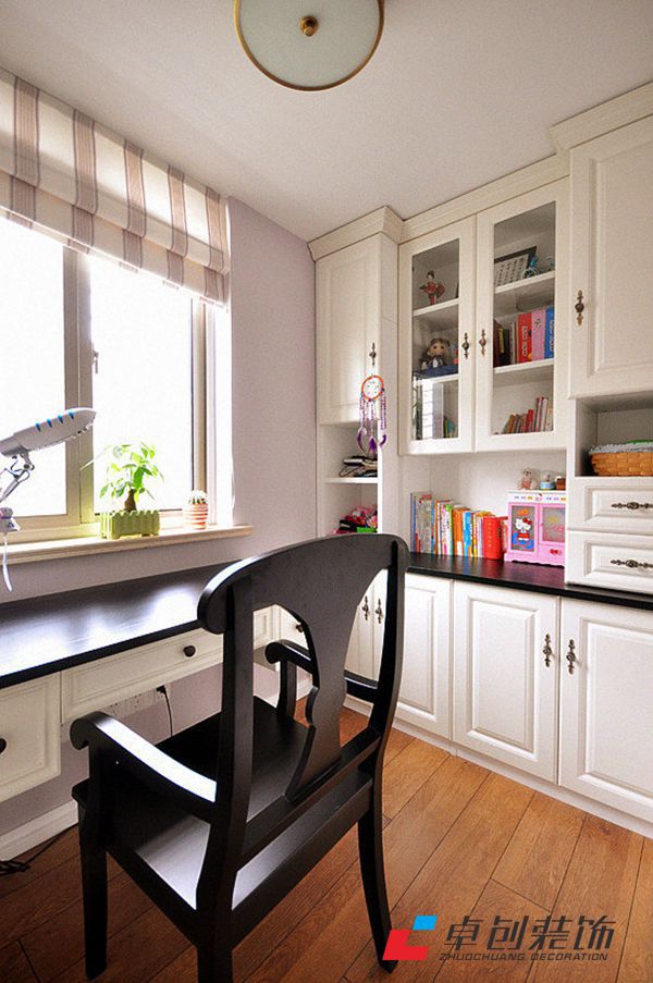 書房裝修設(shè)計效果圖