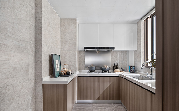 b߀IҾϷb˾ny